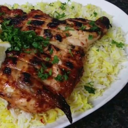 نصف دجاج مع عيش